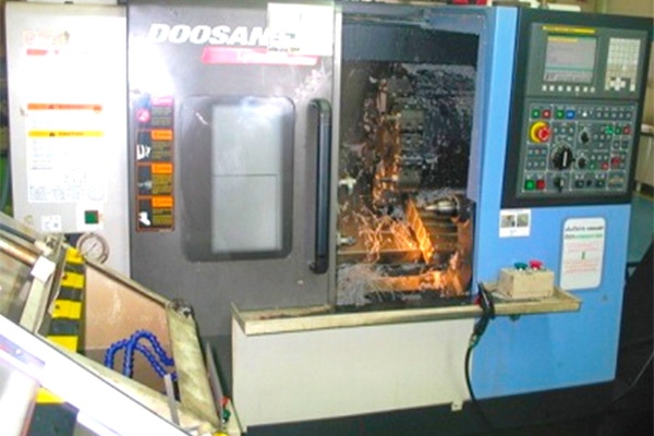 CNC Lathe Model : LYNX 220B