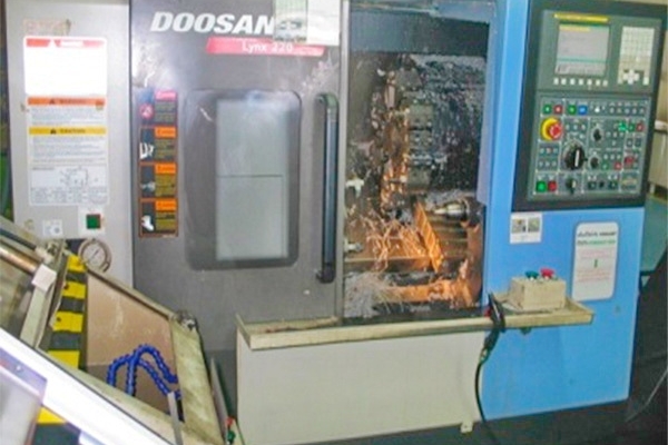 CNC Lathe Model : LYNX220B