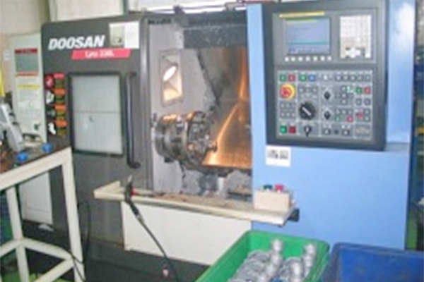 CNC Lathe Model : LYNX220LB