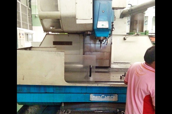 CNC Vertical Machining Center Model : ECOMILL V650