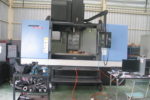 CNC Vertical Machining Center Model : MYNX 750/50